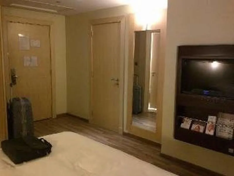 Ibis Riyadh Olaya Street 3*,